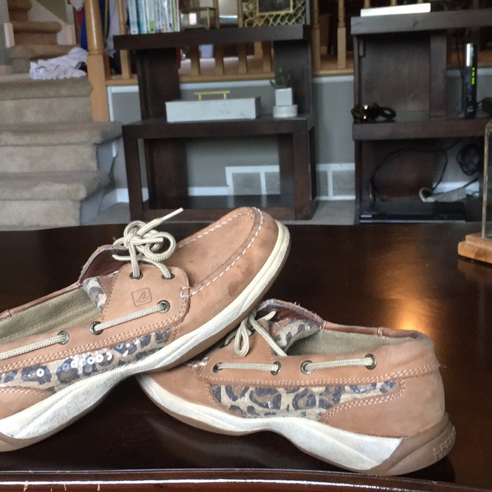 Size women’s 6.5 sperrys